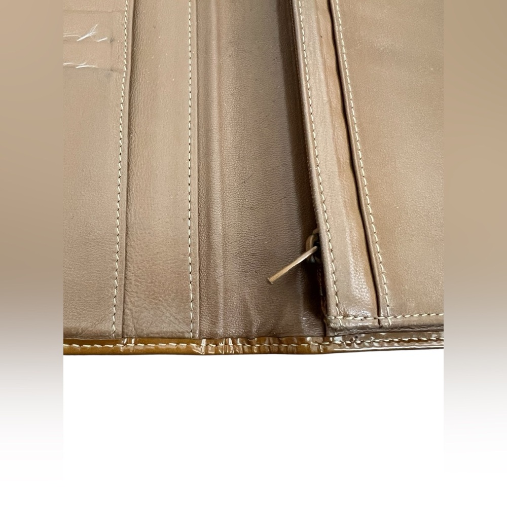 CHANEL CC Logo Camel Brown Leather Bifold Long Wallet - Picture 8 of 16